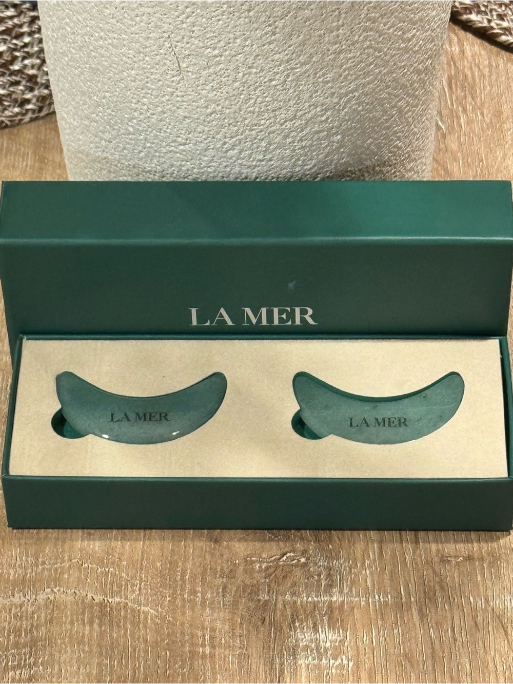 La Mer Green Gua Sha Eye Set - Pair of Curved Facial Stones